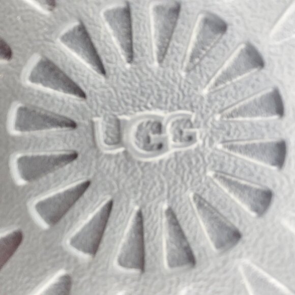 UGG Classic Clear Mini Waterproof Boots | Women’s Size 6 | Black - Picture 10 of 12